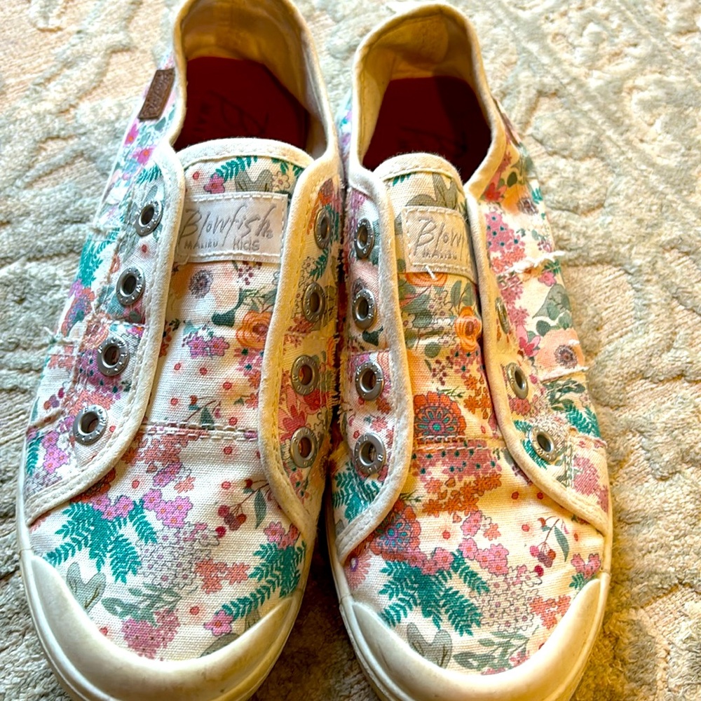 Blowfish floral print w white size 4 big girls